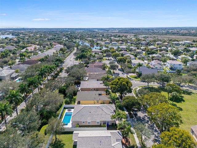 1861 NW 142nd Ter, Pembroke Pines, FL 33028