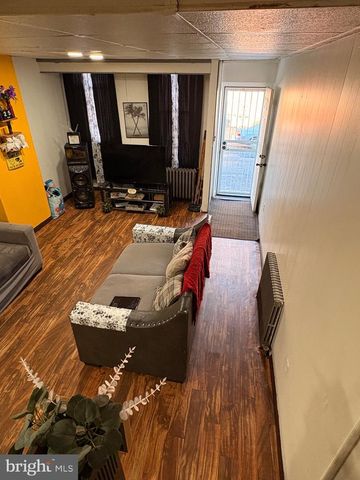 3041 D ST, Philadelphia, PA 19134