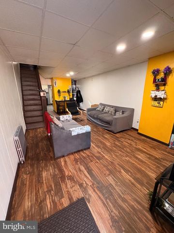 3041 D ST, Philadelphia, PA 19134