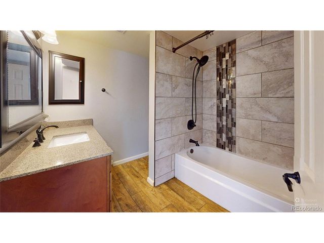 5250 S Huron Way 10-208, Littleton, CO 80120