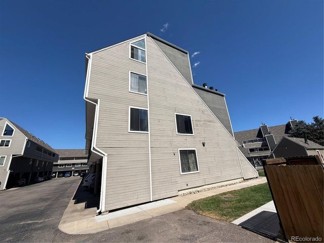 5250 S Huron Way 10-208, Littleton, CO 80120