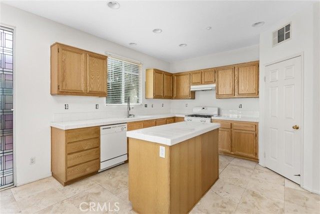 1084 Tangerine Dr., Redlands, CA 92374