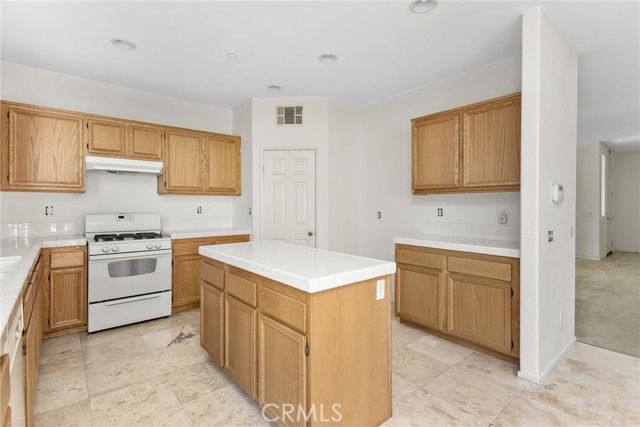 1084 Tangerine Dr., Redlands, CA 92374