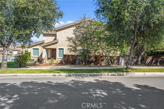 1084 Tangerine Dr., Redlands, CA 92374