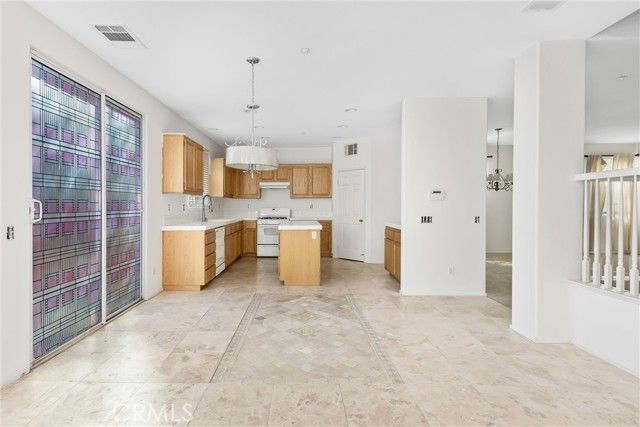 1084 Tangerine Dr., Redlands, CA 92374