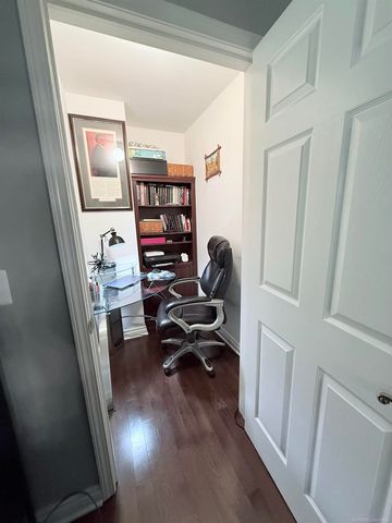 52163 Heatherstone Avenue, Macomb Twp, MI 48042