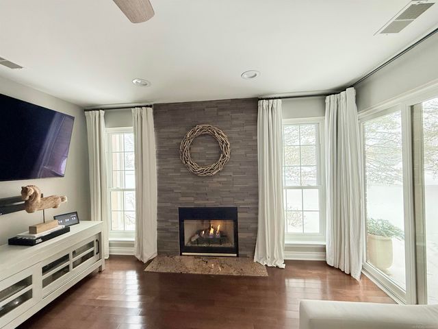 52163 Heatherstone Avenue, Macomb Twp, MI 48042