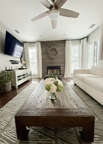 52163 Heatherstone Avenue, Macomb Twp, MI 48042