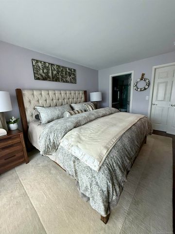 52163 Heatherstone Avenue, Macomb Twp, MI 48042