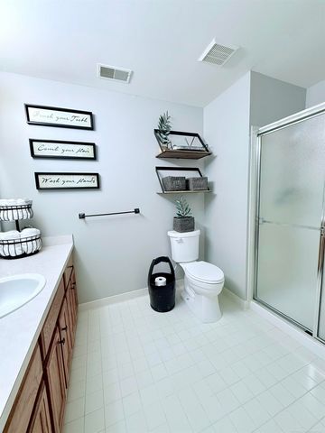 52163 Heatherstone Avenue, Macomb Twp, MI 48042