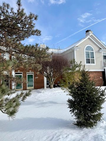 52163 Heatherstone Avenue, Macomb Twp, MI 48042