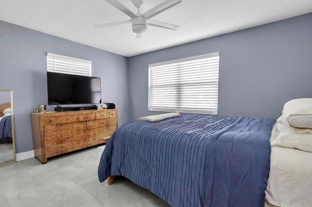 1013 SW 16th Street, Boynton Beach, FL 33426