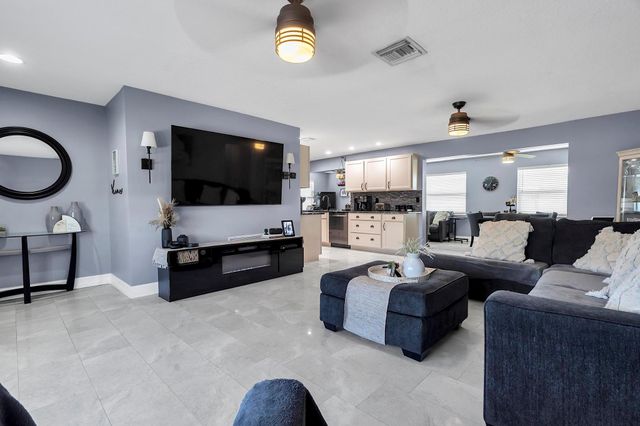 1013 SW 16th Street, Boynton Beach, FL 33426