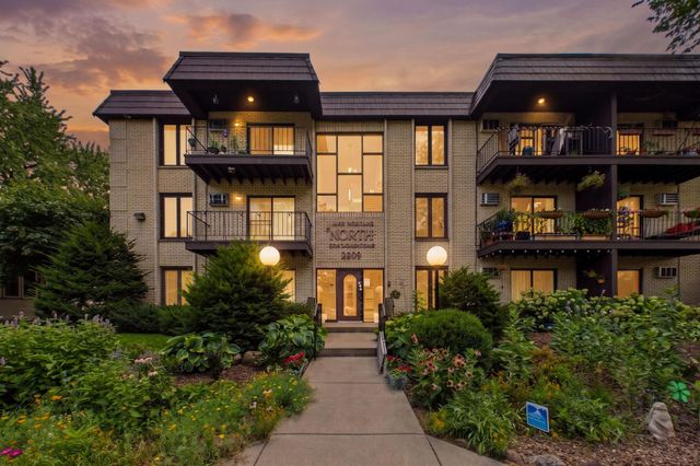 2809 E Minnehaha Parkway 205, Minneapolis, MN 55417