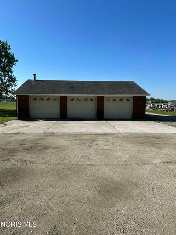 3220 Brown Road, Oregon, OH 43616