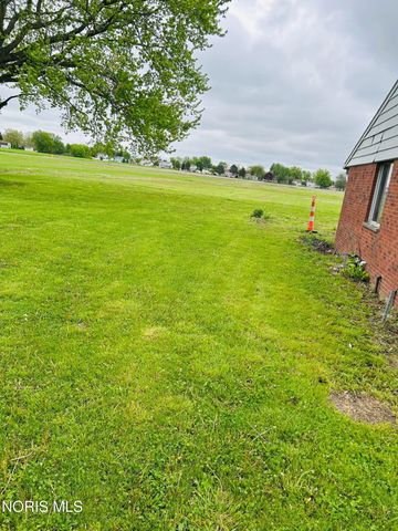 3220 Brown Road, Oregon, OH 43616