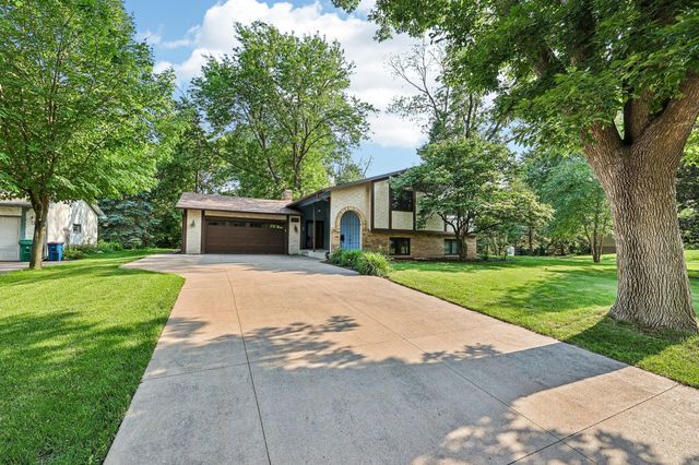 12501 63rd Avenue N, Maple Grove, MN 55369