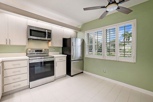 5002 Wheatley Court, Boynton Beach, FL 33436