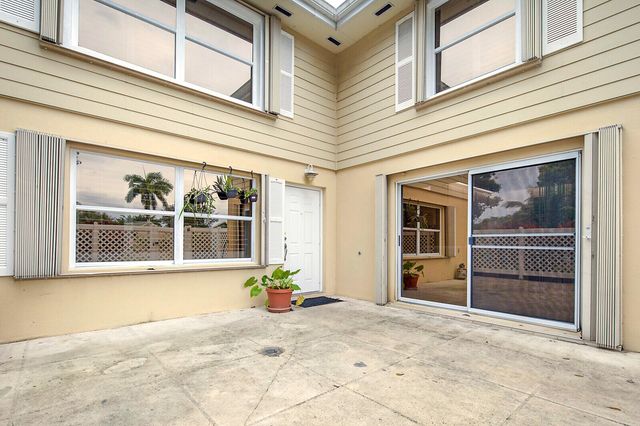 5002 Wheatley Court, Boynton Beach, FL 33436