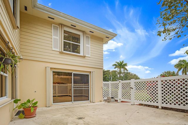 5002 Wheatley Court, Boynton Beach, FL 33436