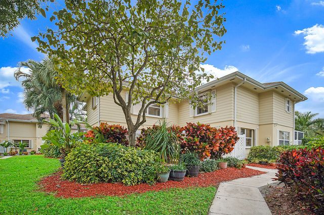 5002 Wheatley Court, Boynton Beach, FL 33436