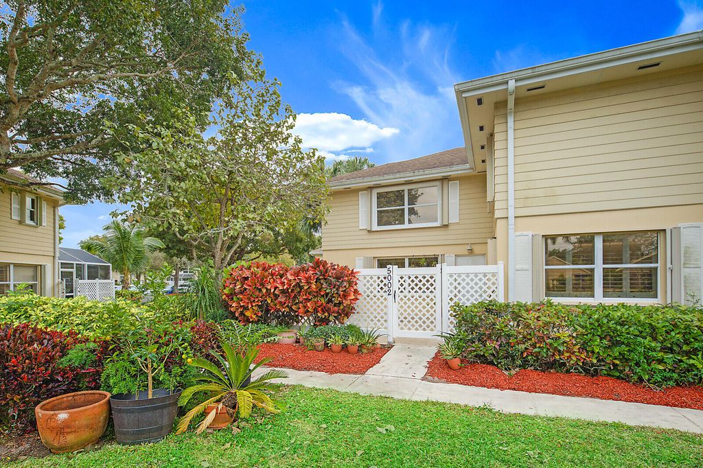 5002 Wheatley Court, Boynton Beach, FL 33436