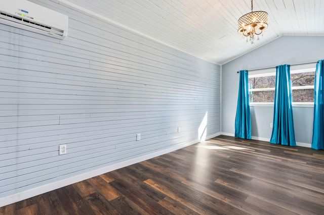 215 Kimberly Creek Road, Rockaway Beach, MO 65740