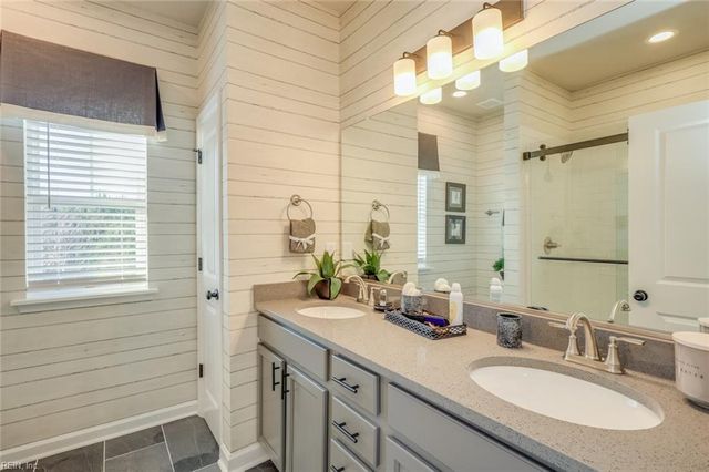 2015 Laycock Ln Unit 102, Suffolk, VA 23435