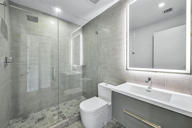 204 Sunrise Dr 204C, Key Biscayne, FL 33149