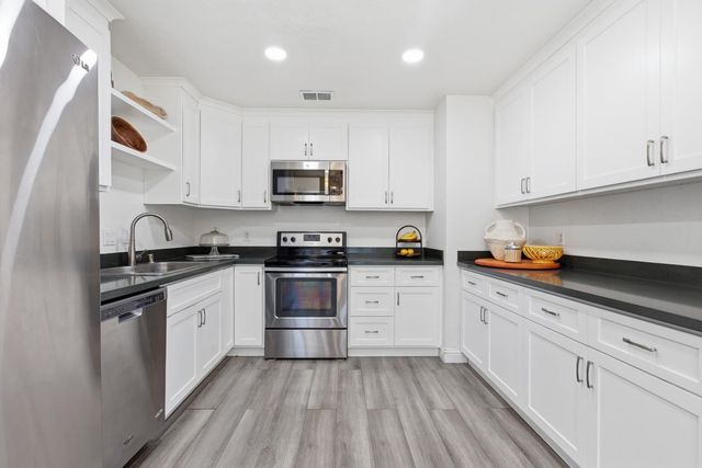 5148 Sorenson Way, Antelope, CA 95843