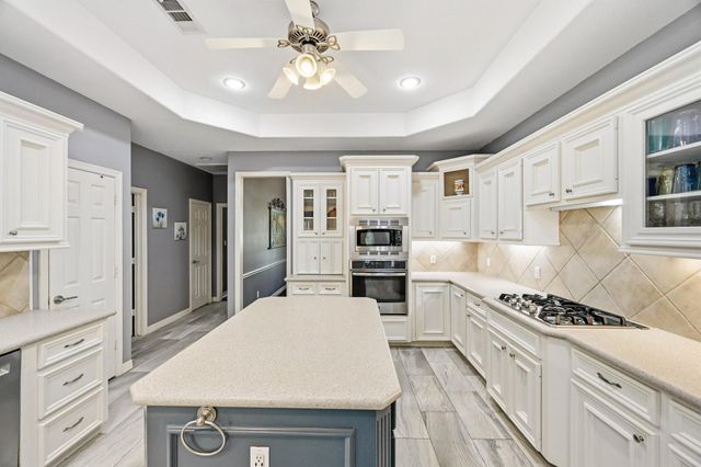 11995 White Oak Crossing, Conroe, TX 77385