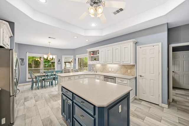 11995 White Oak Crossing, Conroe, TX 77385