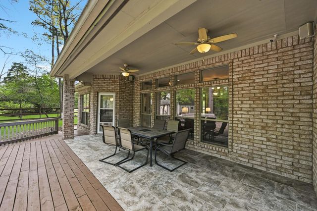 11995 White Oak Crossing, Conroe, TX 77385