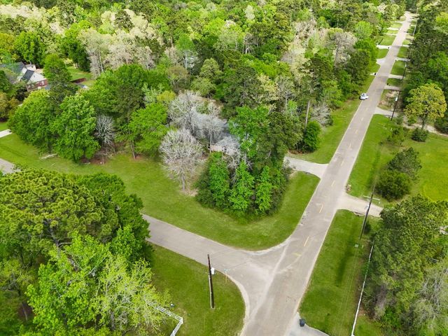 11995 White Oak Crossing, Conroe, TX 77385