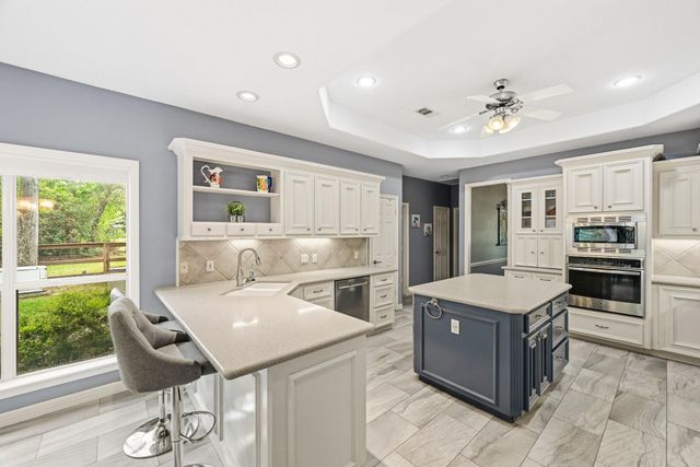 11995 White Oak Crossing, Conroe, TX 77385