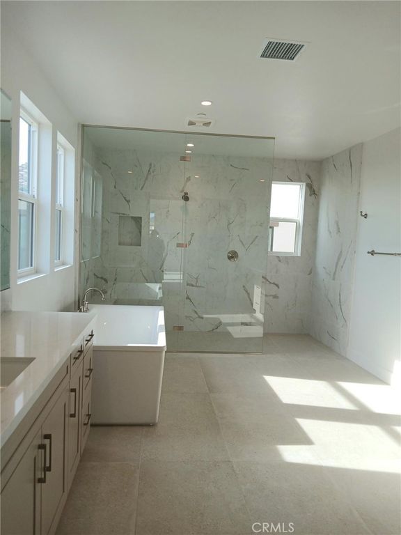 Image 12 of property listing at 746 Via Arezzo Place, Altadena, CA 91001