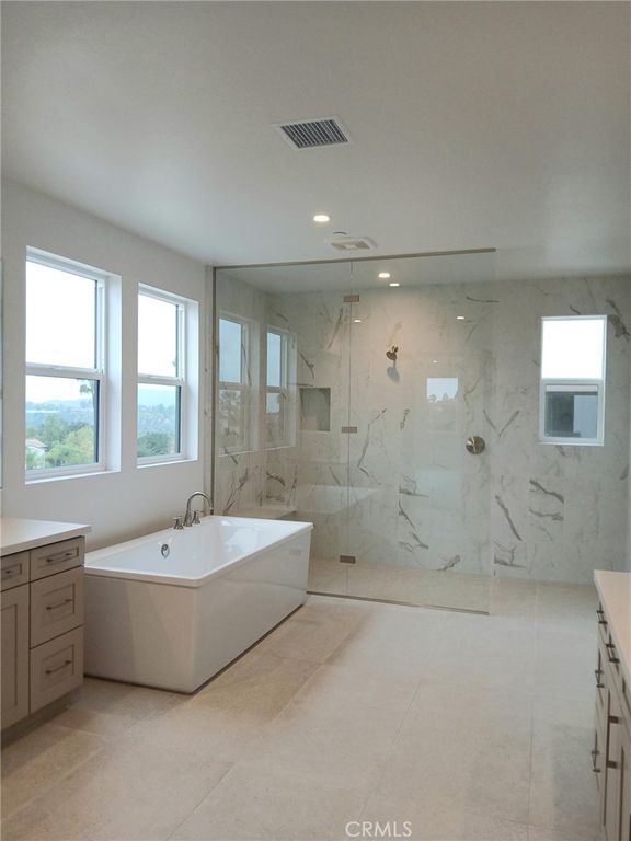 Image 13 of property listing at 746 Via Arezzo Place, Altadena, CA 91001