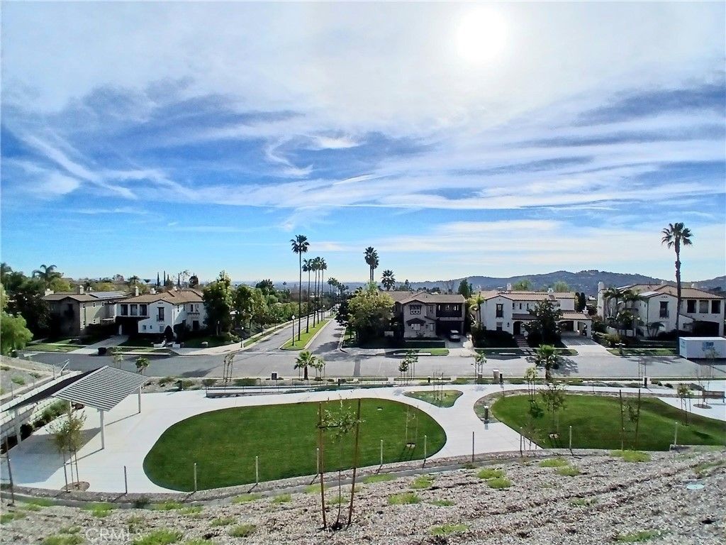 Image 16 of property listing at 746 Via Arezzo Place, Altadena, CA 91001