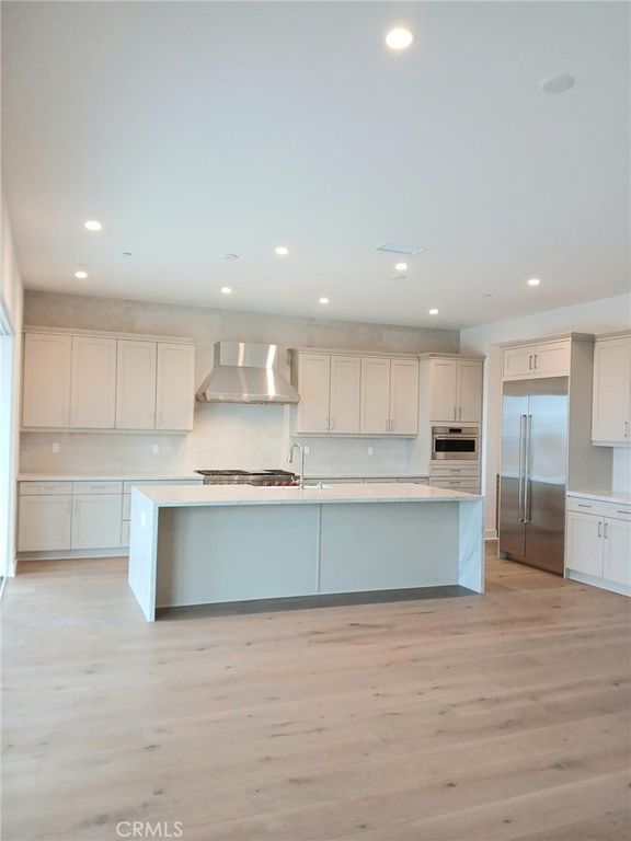 Image 5 of property listing at 746 Via Arezzo Place, Altadena, CA 91001