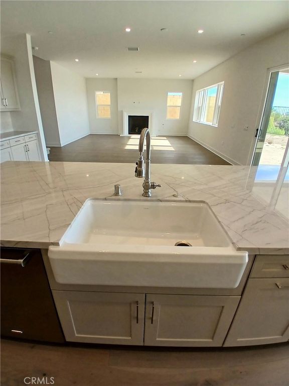 Image 6 of property listing at 746 Via Arezzo Place, Altadena, CA 91001