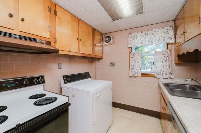 266 Norfolk Avenue, Pawtucket, RI 02861