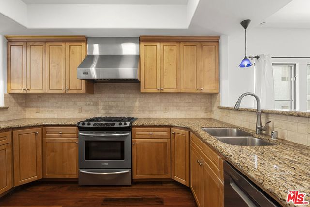 744 N Alfred Street 104, West Hollywood, CA 90069