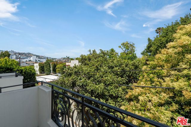744 N Alfred Street 104, West Hollywood, CA 90069