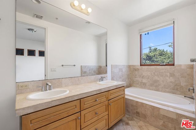 744 N Alfred Street 104, West Hollywood, CA 90069