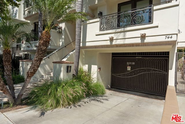 744 N Alfred Street 104, West Hollywood, CA 90069