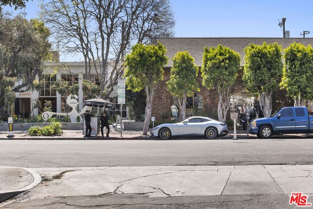 744 N Alfred Street 104, West Hollywood, CA 90069