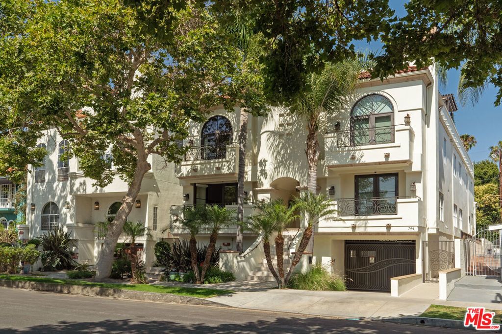 744 N Alfred Street 104, West Hollywood, CA 90069
