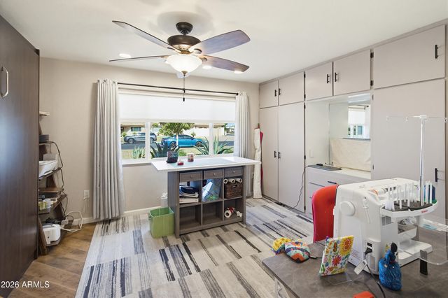 10305 W HUTTON Drive, Sun City, AZ 85351