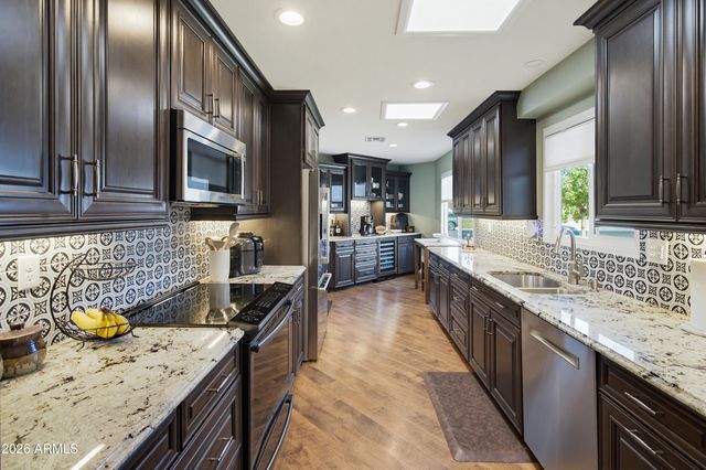 10305 W HUTTON Drive, Sun City, AZ 85351