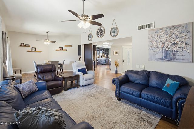 10305 W HUTTON Drive, Sun City, AZ 85351